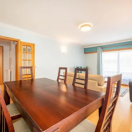 Sunny With Very Spacious Terrace דירה *