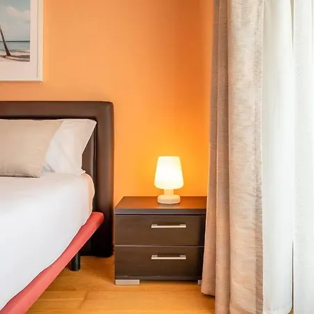 Sunny With Very Spacious Terrace קסקאיס