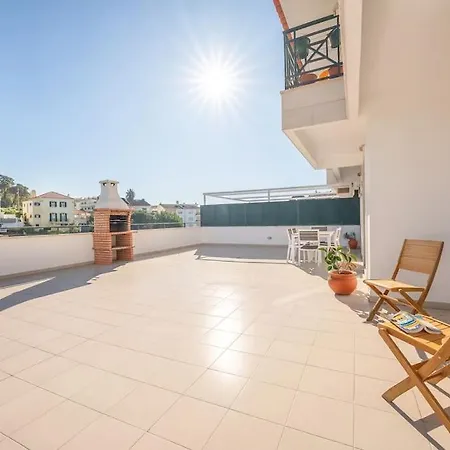 Sunny With Very Spacious Terrace Apartment