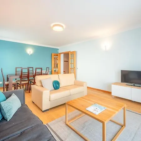 Sunny With Very Spacious Terrace Apartmán