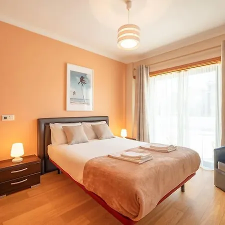 Sunny With Very Spacious Terrace *