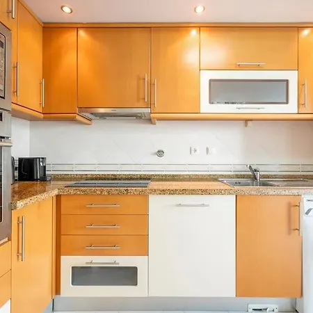 Sunny With Very Spacious Terrace