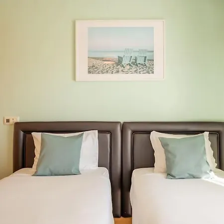 Sunny With Very Spacious Terrace