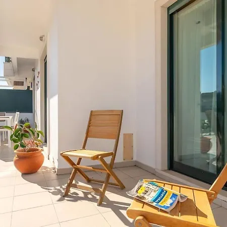 Sunny With Very Spacious Terrace