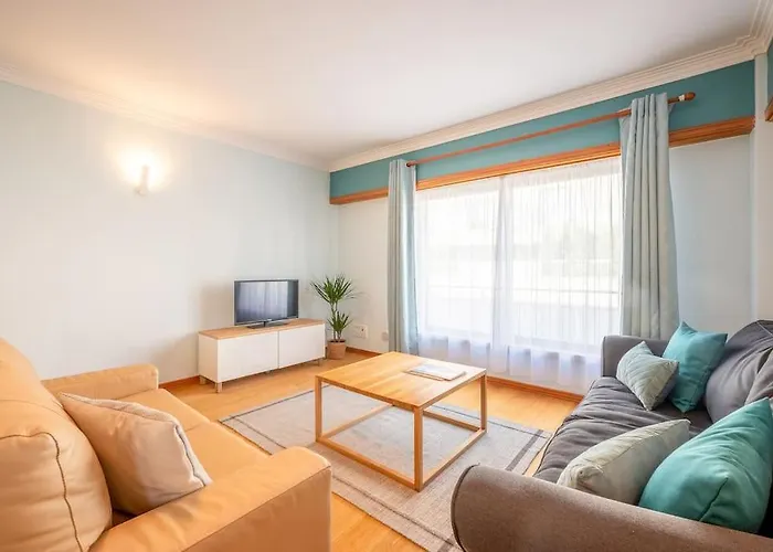 Sunny With Very Spacious Terrace