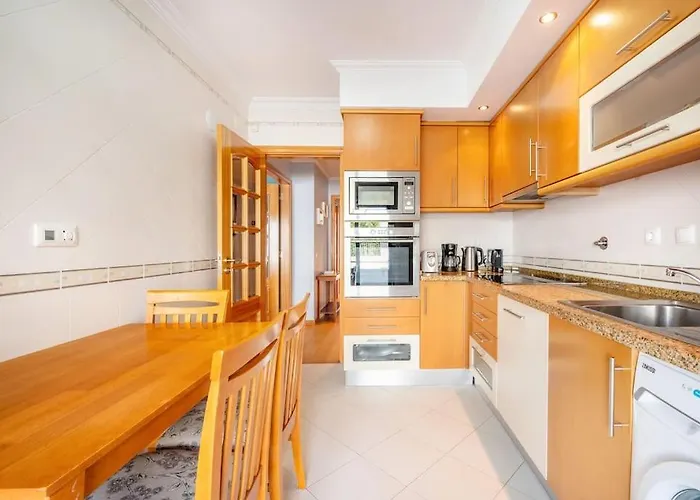 Sunny With Very Spacious Terrace Appartement *