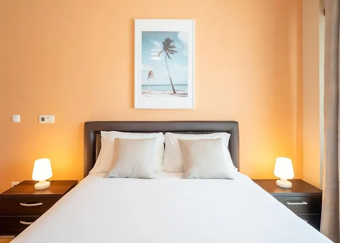 Appartement Sunny With Very Spacious Terrace Cascais