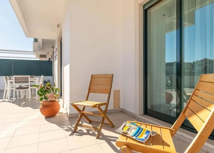 Sunny With Very Spacious Terrace