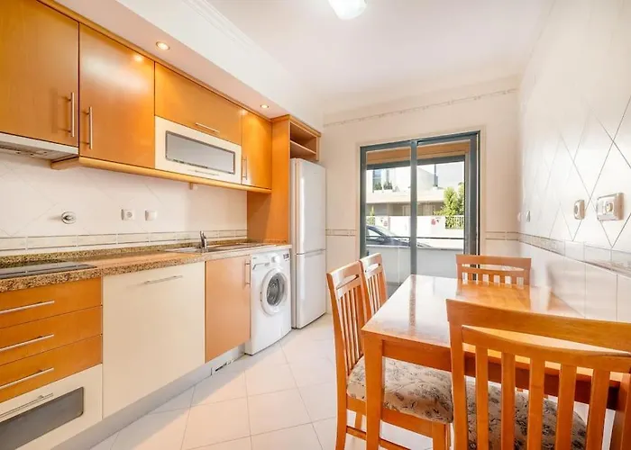 Appartement Sunny With Very Spacious Terrace Cascais